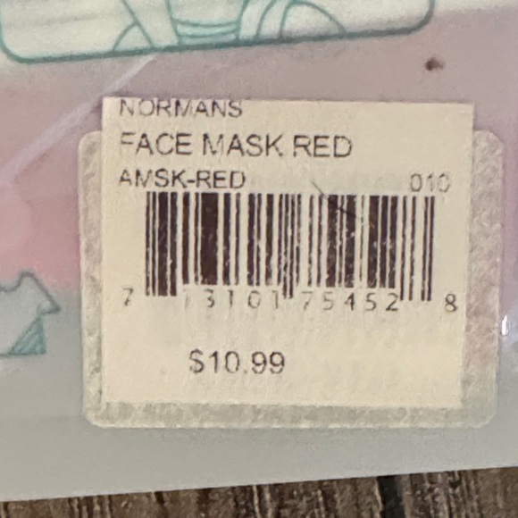 Vibrant Red Fashion Mask - Picture 3 of 3